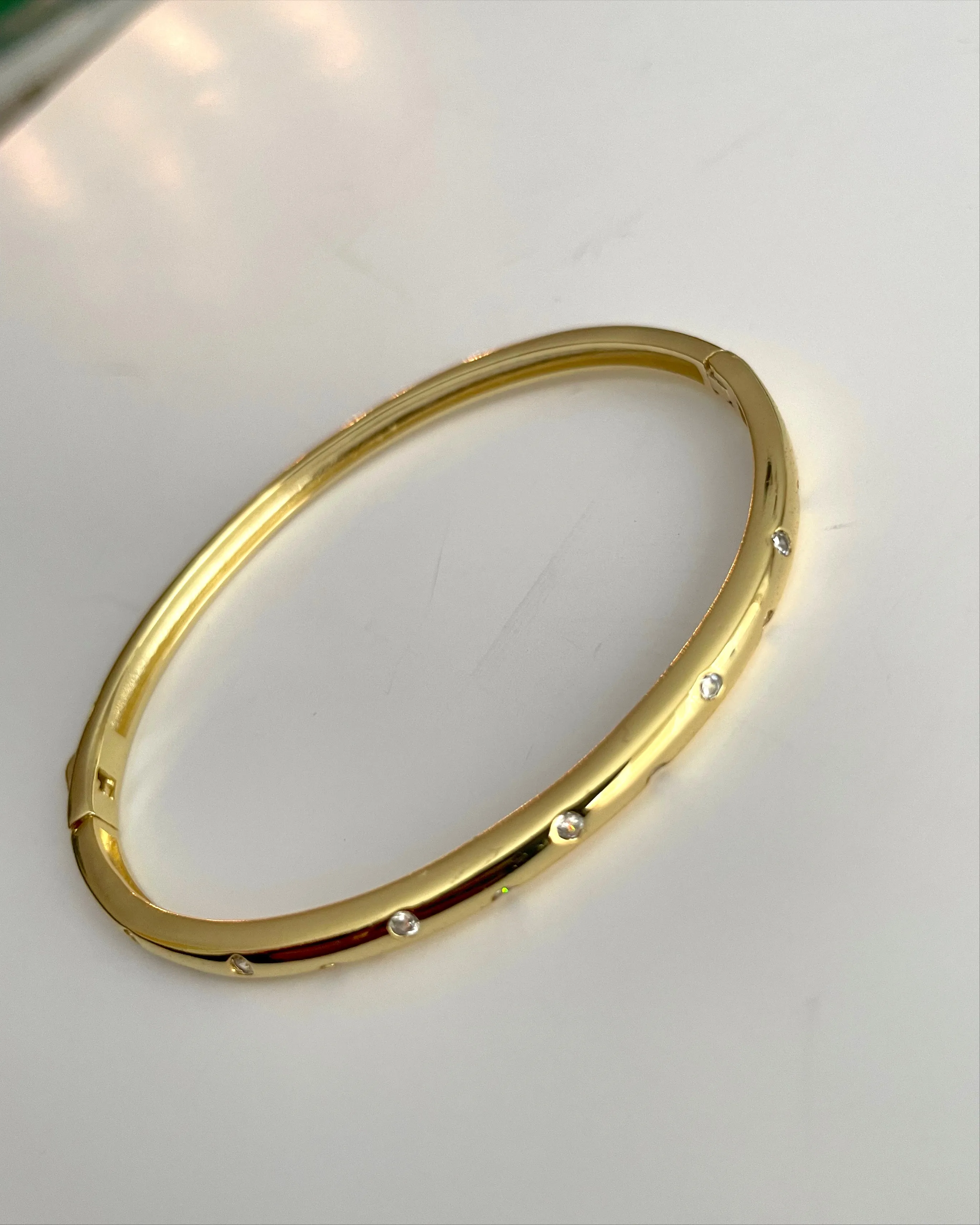 Arlo zirconia gold bangle