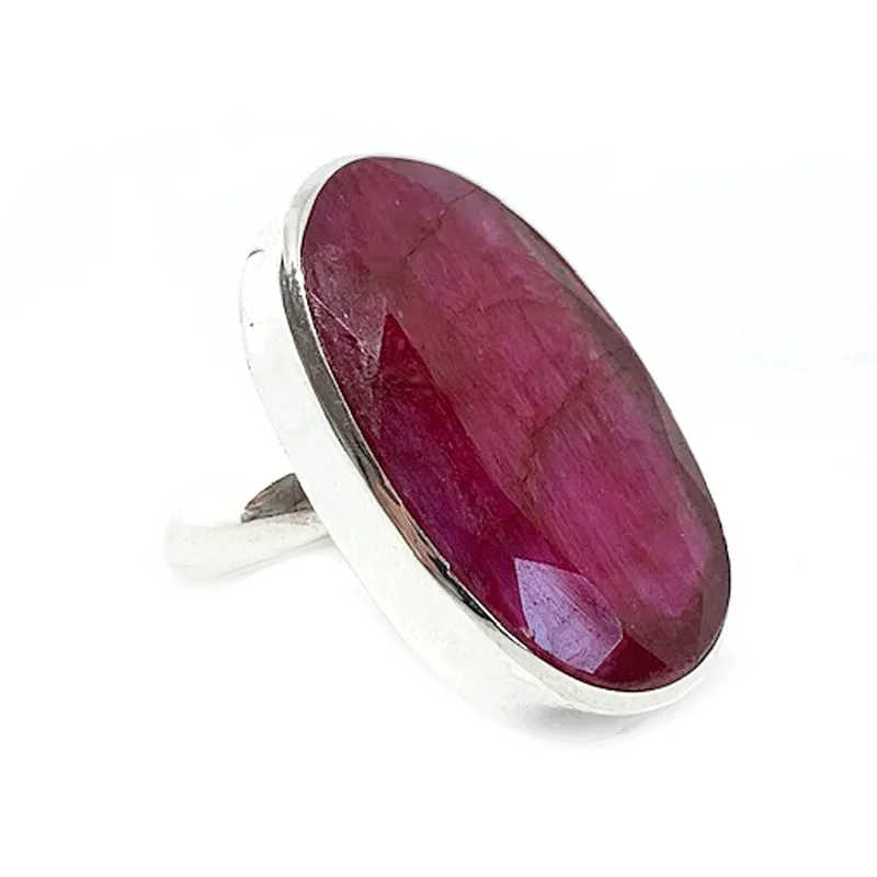 Saun Oval Statement Ruby Ring