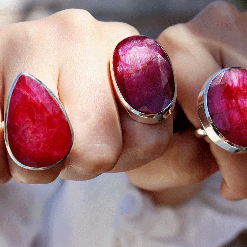 Saun Oval Statement Ruby Ring