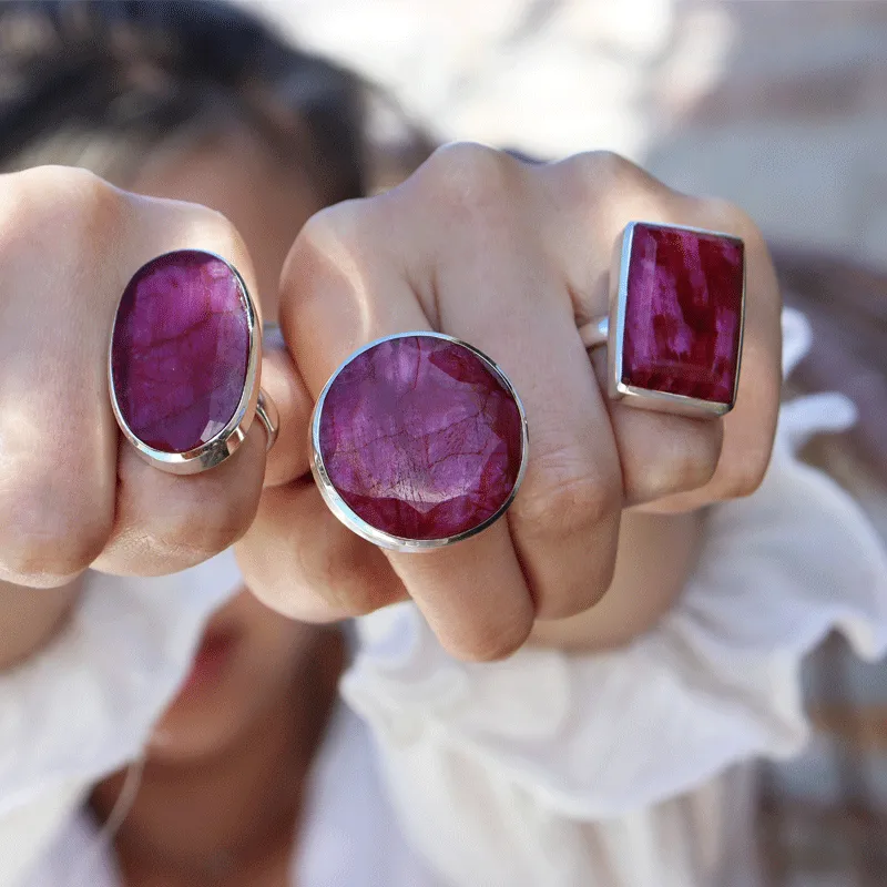 Saun Oval Statement Ruby Ring
