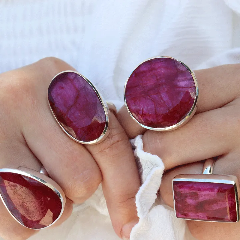 Saun Oval Statement Ruby Ring