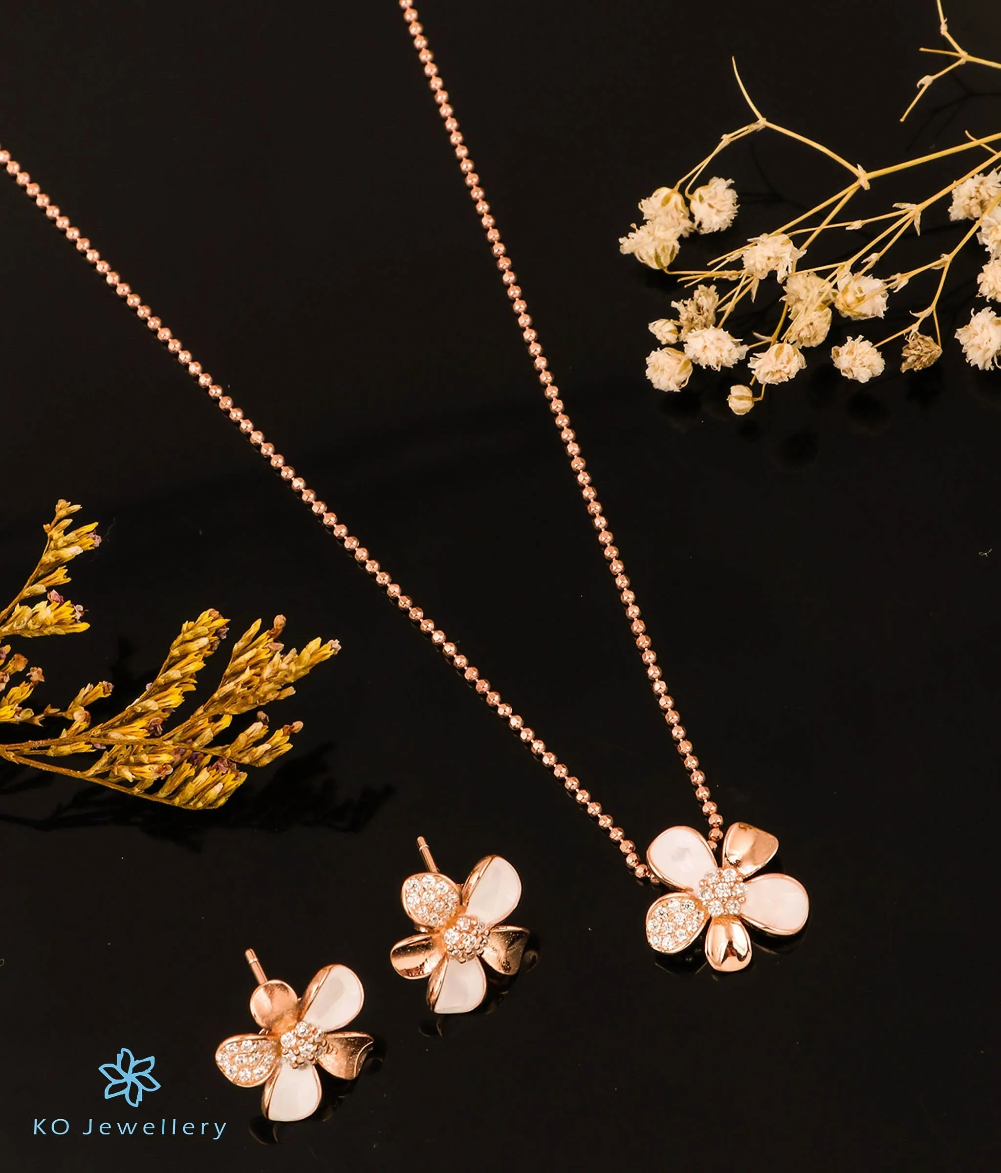The Marigold Silver Rosegold Pendant Set